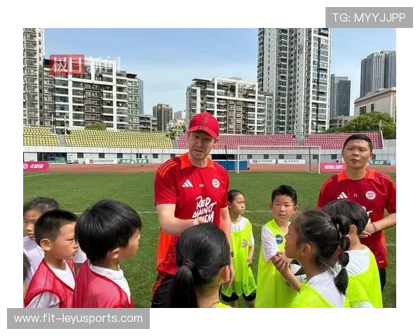 足球青训营引入营养教育课程提升综合素养，足球青训的重要性
